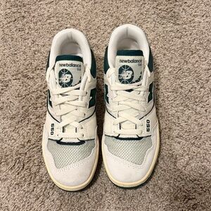 BRAND NEW without box New Balance 550 Sneakers in Cream and Dark Green